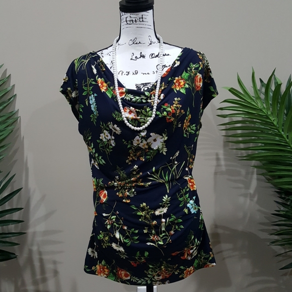 New York & Company Tops - ⭐4/$30 New York and Company Flower Blouse